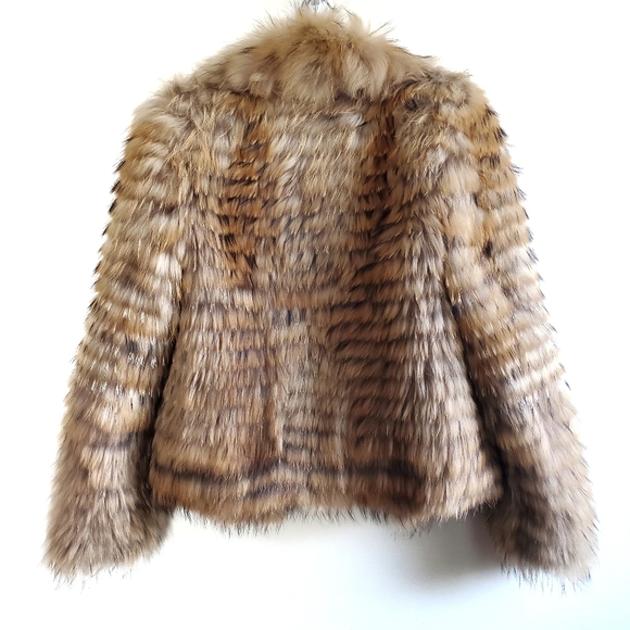 NWT Alice + Olivia 100% Asiatic Raccon Fur Coat - Picture 9 of 16